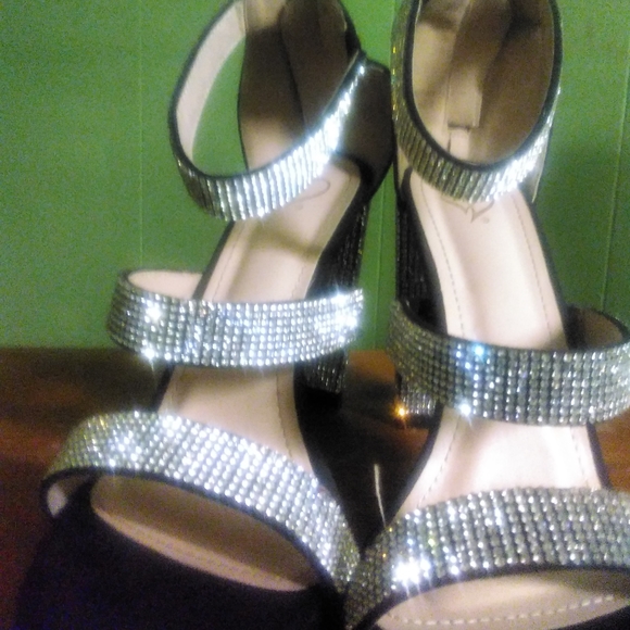 Dressy slingback heels - Picture 3 of 4